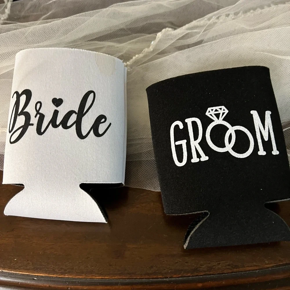 Bride & Groom white signs, drink holder, 8 sign/photo holders and a fun veil